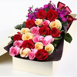 24 pieces mixed roses in a box